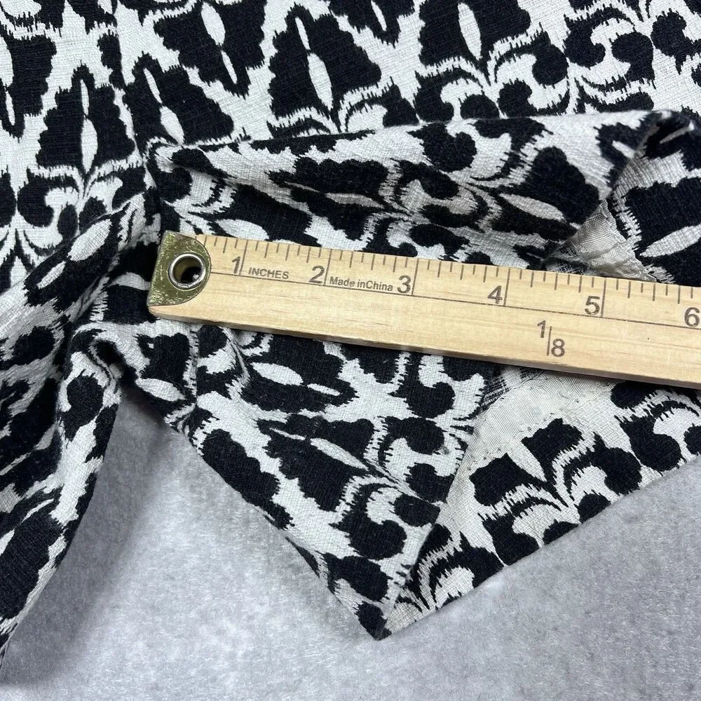 Anthropologie Shorts Women 2 Black White Print Cartoonier Lithograph High Waist